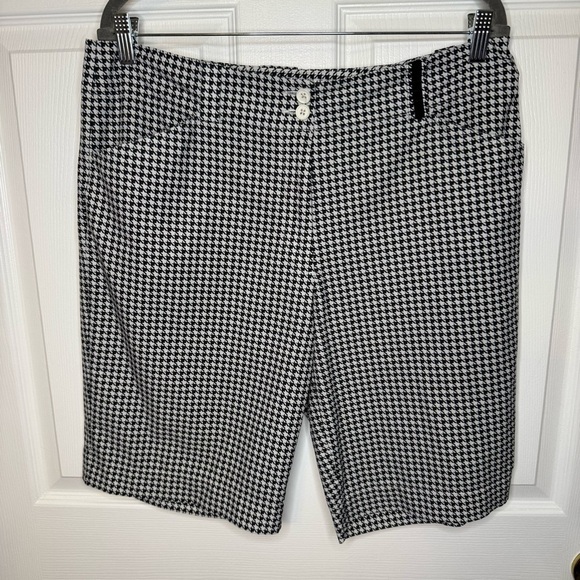 Nike Golf Fit Dry Black and White Houndstooth Bermuda Golf Shorts Size 12 GUC - Picture 1 of 7